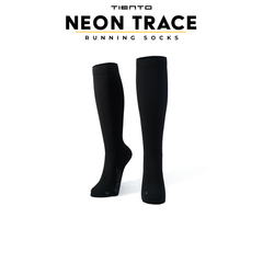 Tiento Kaos Kaki Olahraga Lari Running Socks Kaoskaki Trail Run Futsal Gym Neontrace